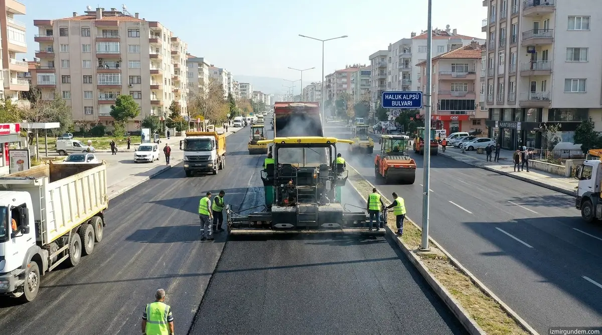 Torbalı Haluk Alpsü Bulvarı'nda asfalt mesaisi başladı