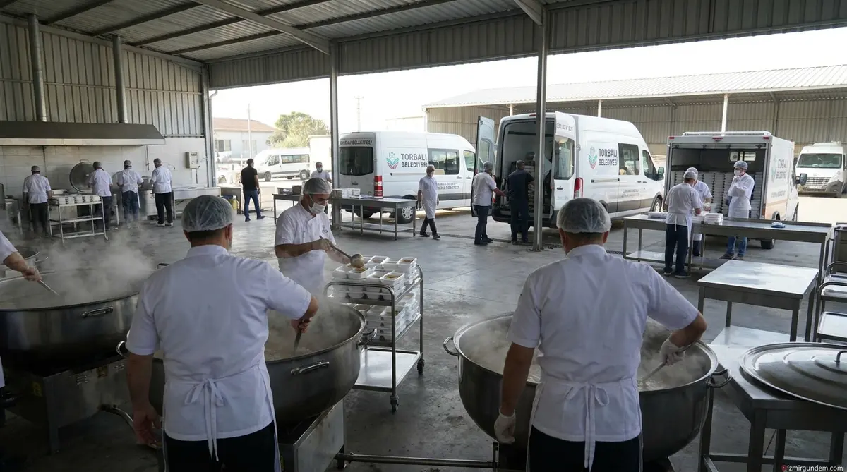 Torbalı'da 74 Bin Sofraya Sıcak Yemek: Övünç Demir'den Çağrı