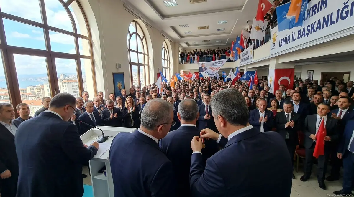 Tunç Soyer'den Cemil Tugay'a Sert Tepki: İzmir'in Hikayesi Bitmez