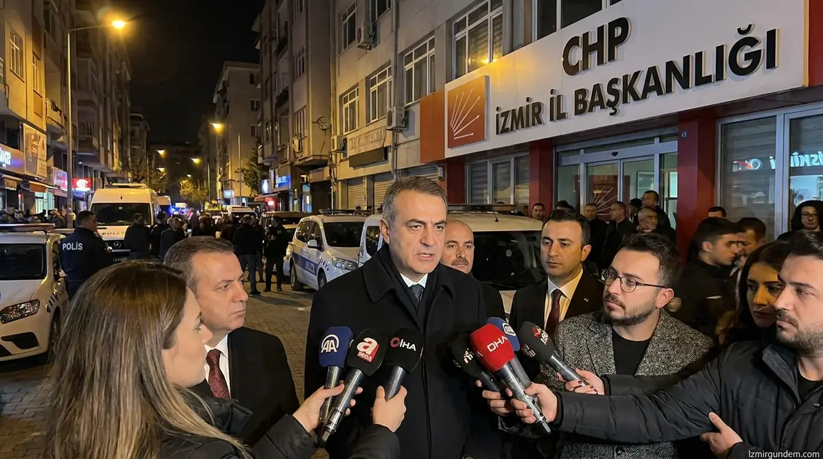 Utku Gümrükçü'den CHP İzmir'deki Olaylı Geceye Sert...