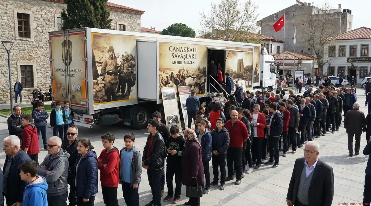Çanakkale Savaşları Mobil Müzesi Menderes'te Ziyaretçi Akınına Uğradı