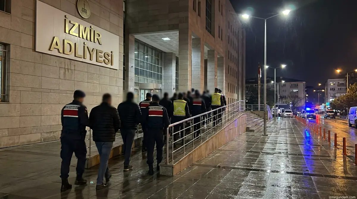 Çeşme Belediyesi'nde Rüşvet Operasyonu: 10 Kişi Tutuklandı