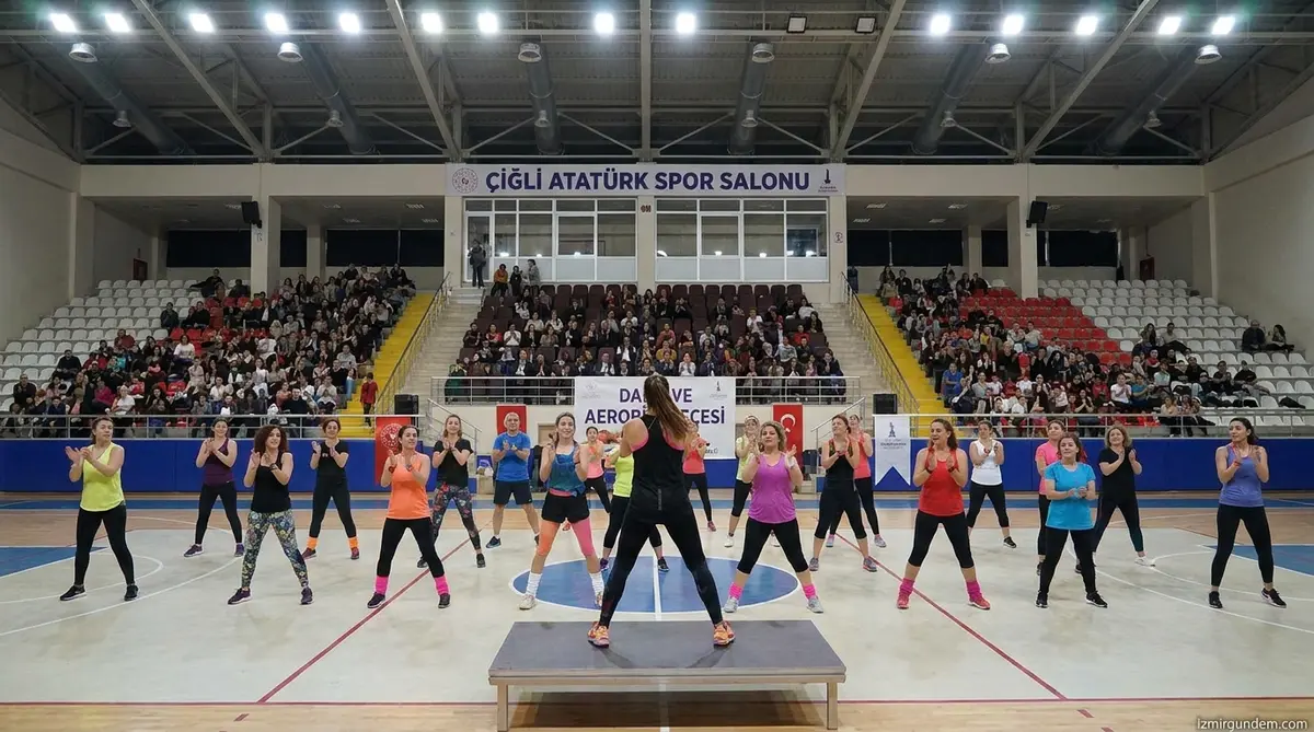 Çiğli Atatürk Spor Salonu'nda Dans ve Aerobik Gecesi